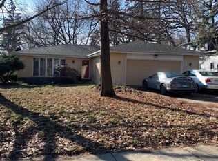 345 E Granville Ave, Roselle, IL 60172