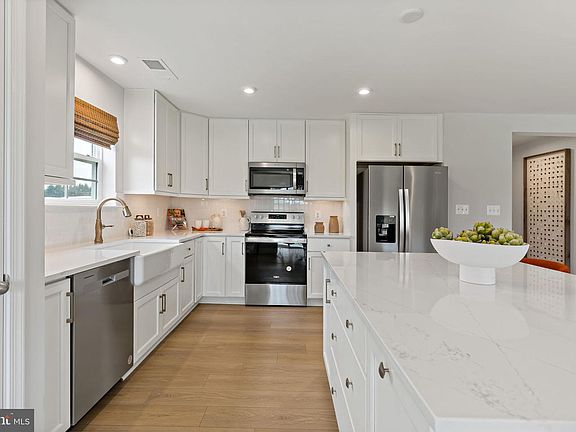 5th image of Armistead Pl #Ii
