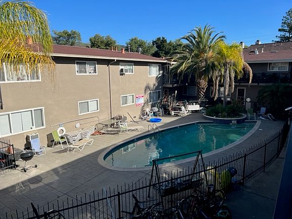 2nd image of 222 Milbrae Ln APT 24