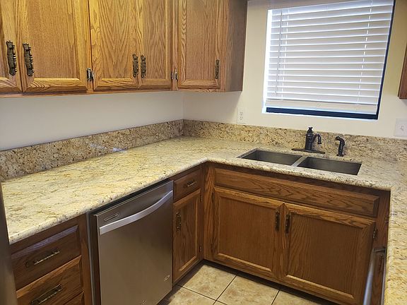 3rd image of 783 Mulberry Ln