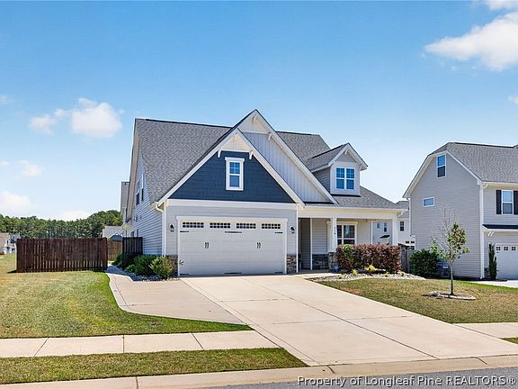 4th image of 716 Stonebriar Ave