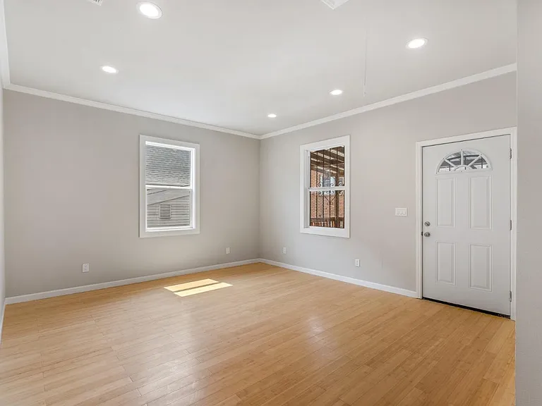 1015 Martin Luther King Jr Way — Photo 1