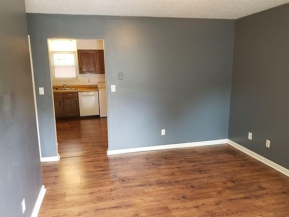 3rd image of 170 Edgewood Dr #A