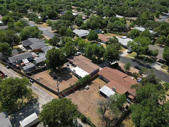 5th image of 127 Millwood Ln