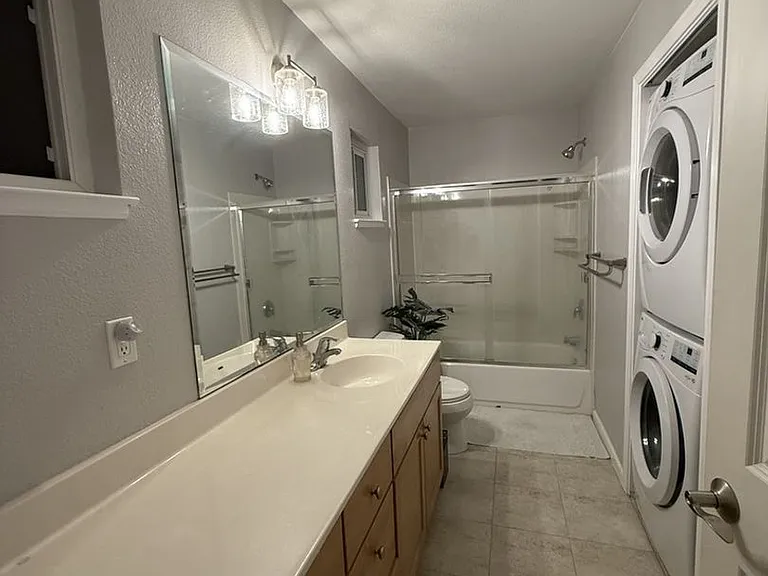 142 Cherry St — Photo 4