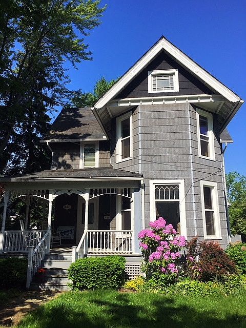 1st image of 221 N Elmwood Ave