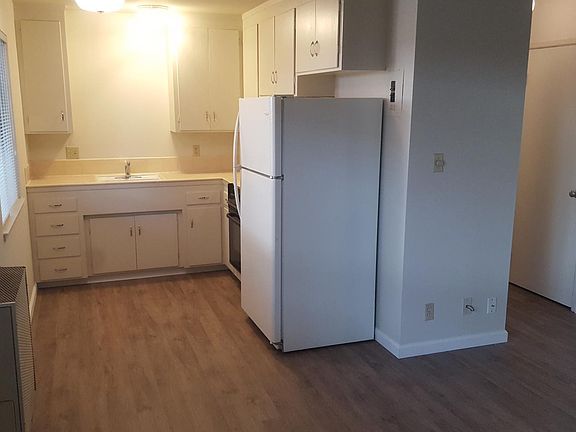 4th image of 551 Ortega Ave APT 5