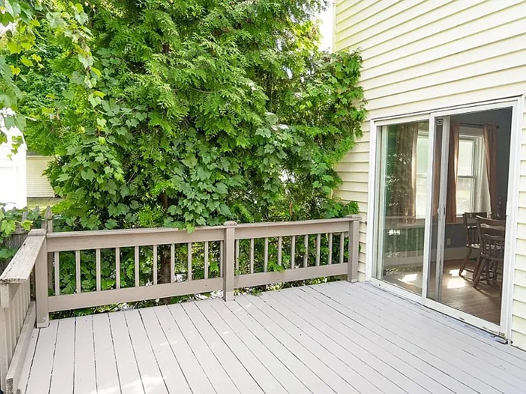 300 Ashwood Dr — Photo 12