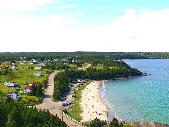 3rd image of 38 Beach Road