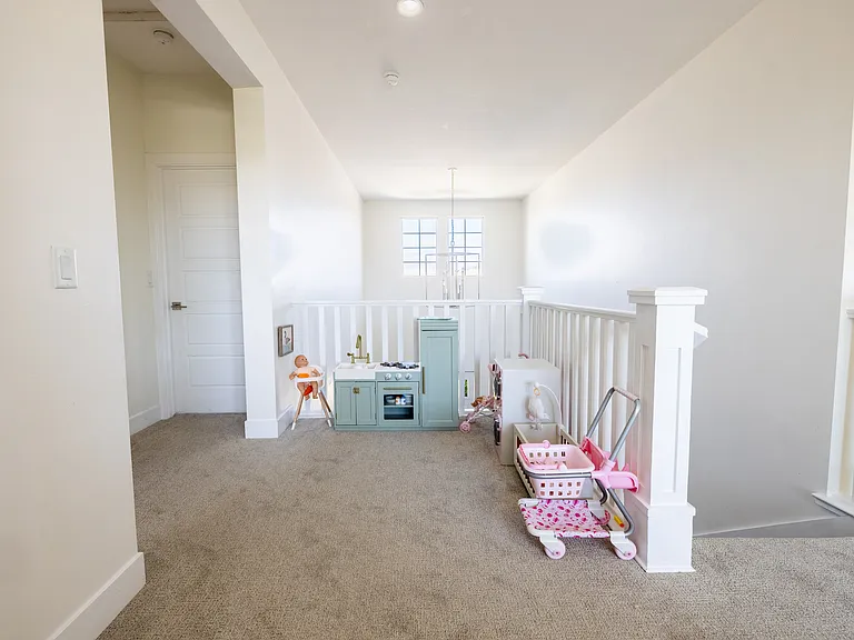 896 E Fremont St — Photo 15