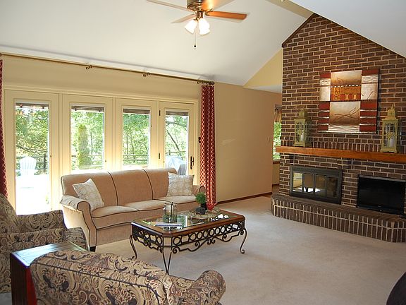 4th image of 411 Jumper Hill Ct