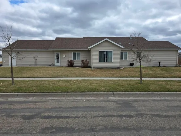 3405 25th St S, Moorhead, MN 56560