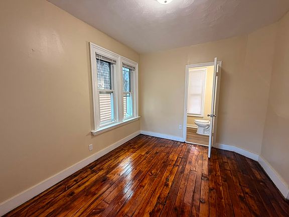 5th image of 224 Lloyd St #H
