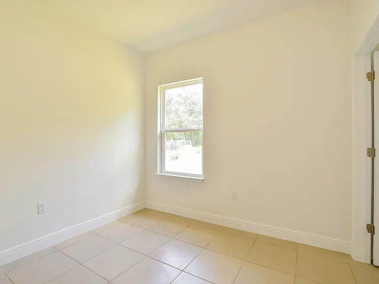 16673 SW 21st Cir — Photo 13