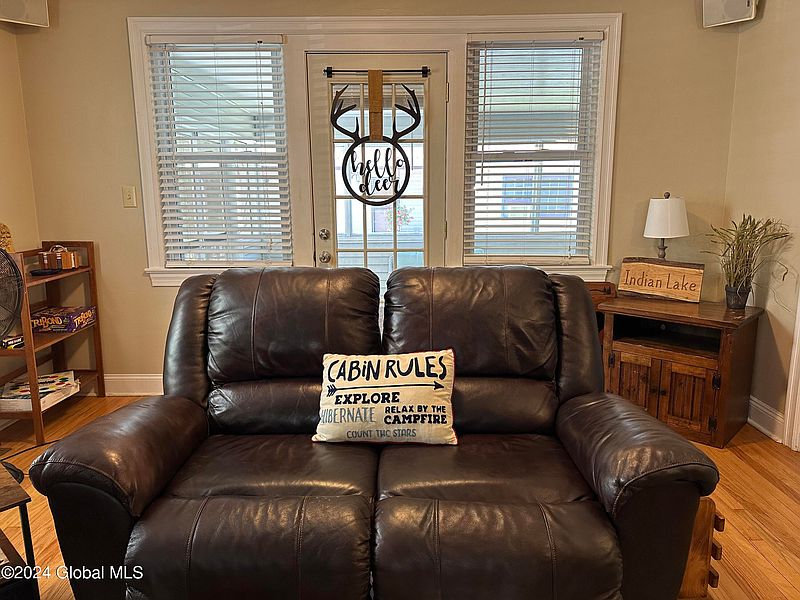 3rd image of 4079 Rockwell Street