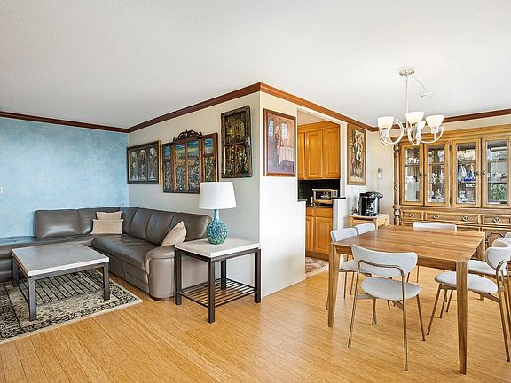 3rd image of 75 Henry St APT 14E