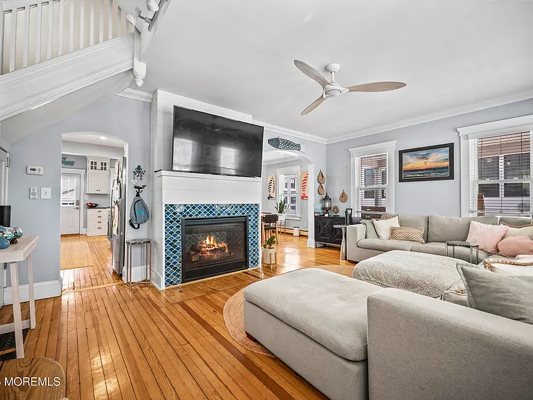 214 Brinley Ave — Photo 1