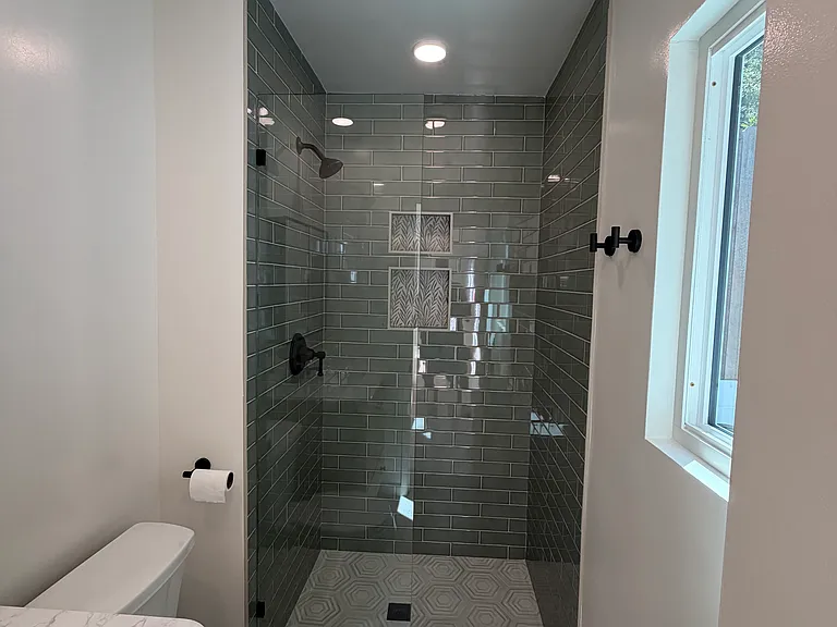 8535 Lookout Mountain Ave — Photo 39
