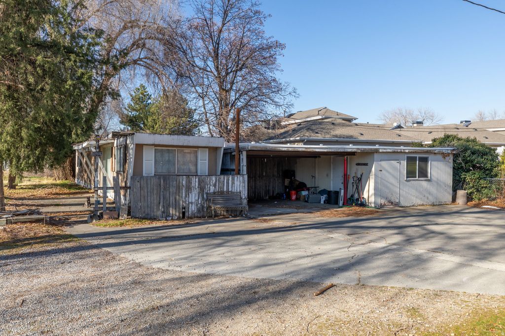 Apartment in Midvale, Essex Court Condo, Salt Lake - More
