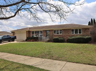 151 Lewis Ct, Schaumburg, IL 60193