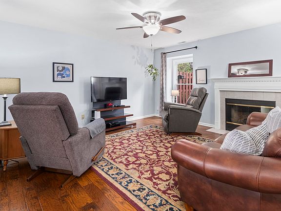 4th image of 9273 Sea Pine Ln
