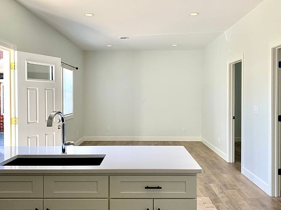 3rd image of 50 Fairview Ave