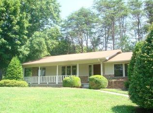 111 Clemson Dr, Oak Ridge, TN 37830