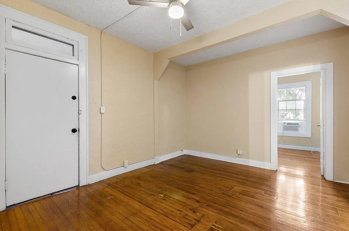 Building Photo - 323 N Westland Ave #4