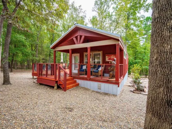 26 Mahi Rd, Broken Bow, OK 74728