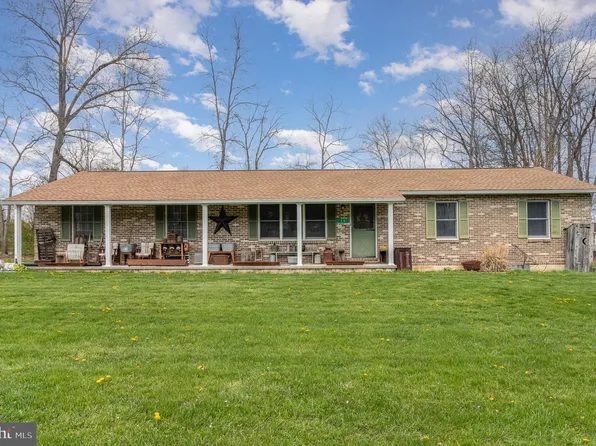 15 Burnside Dr, East Berlin, PA 17316