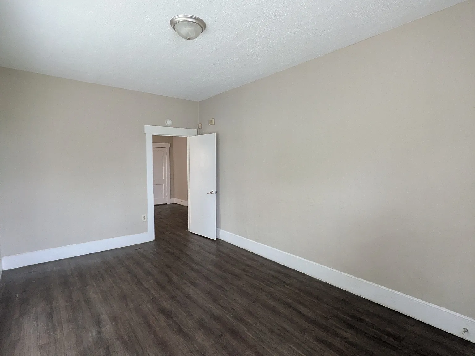 18th Street Apartments - 240 — Photo 4