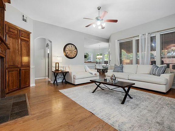 4th image of 2552 Dunbar Dr