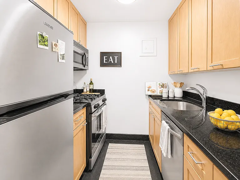 145 4th Ave #8J — Photo 2