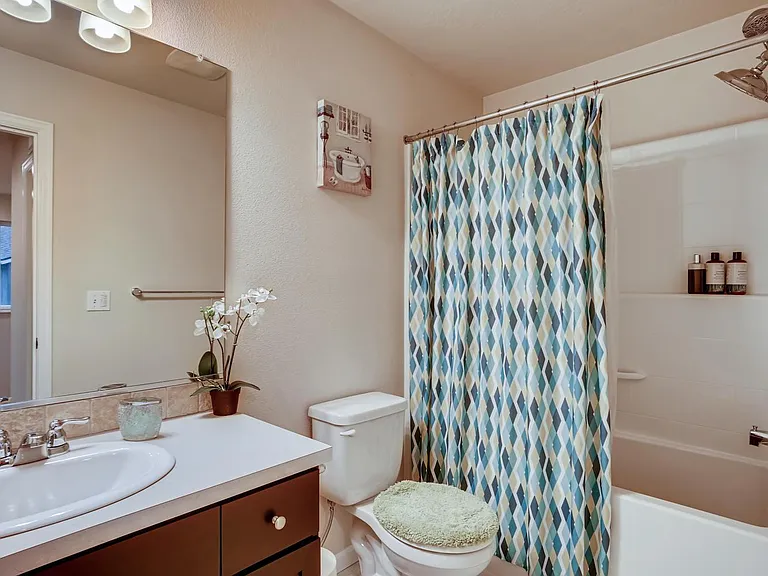 2nd bathroom