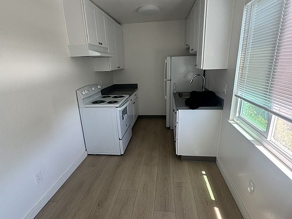 4th image of 2022 36th Ave #6