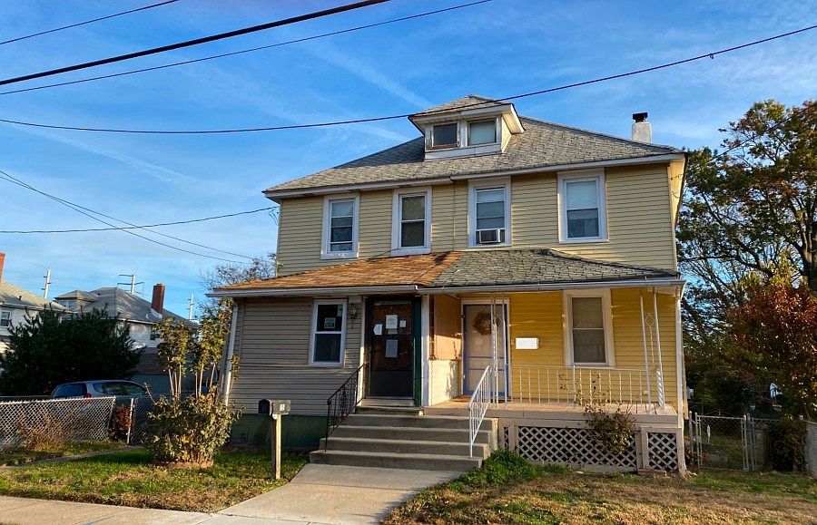 2nd image of 15 Walnut St