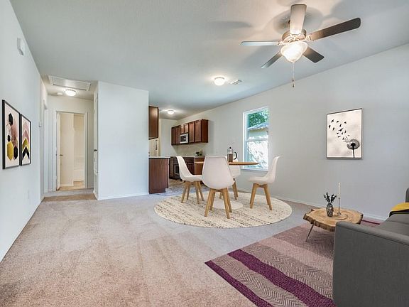 3rd image of 304 Dupont Cir