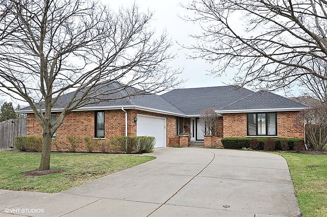 1st image of 775 Castlewood Ln