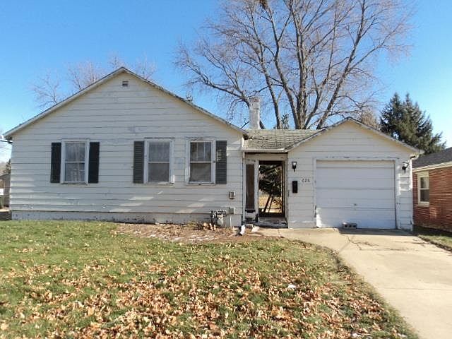 1st image of 626 N Russell Ave
