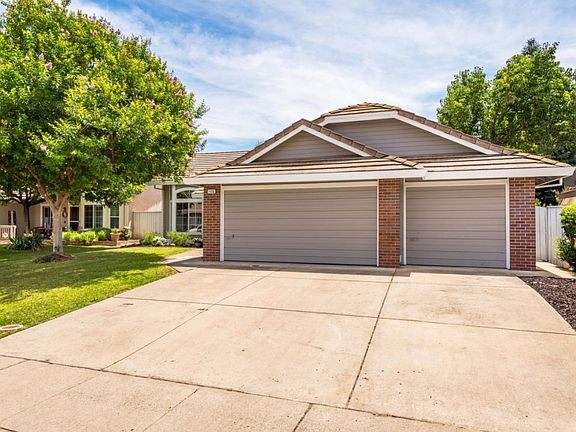 3rd image of 1523 Fitzgerald Way
