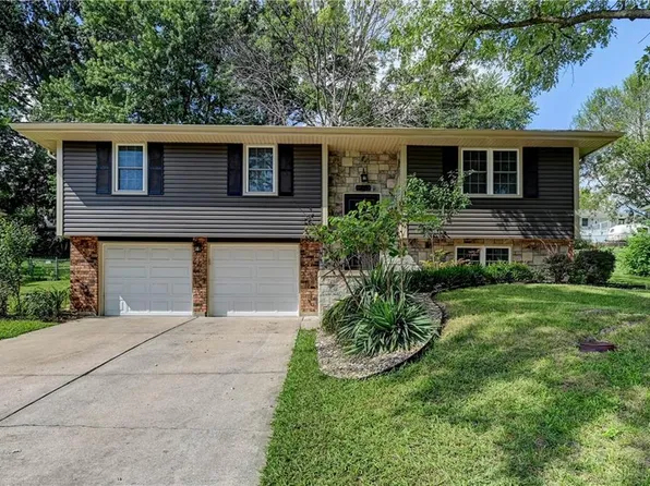 205 SE 2nd St, Blue Springs, MO 64014