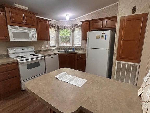 4th image of 456 Woodland Hills Dr