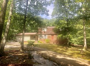 203 Rustling Oaks Dr, Waverly, TN 37185