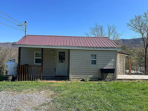 169 Quarry St Photo 1