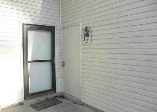 2nd image of 7 Country Pine Ln