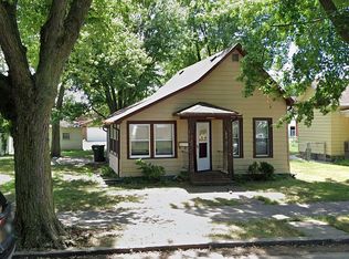 323 4th Ave N, Clinton, IA 52732