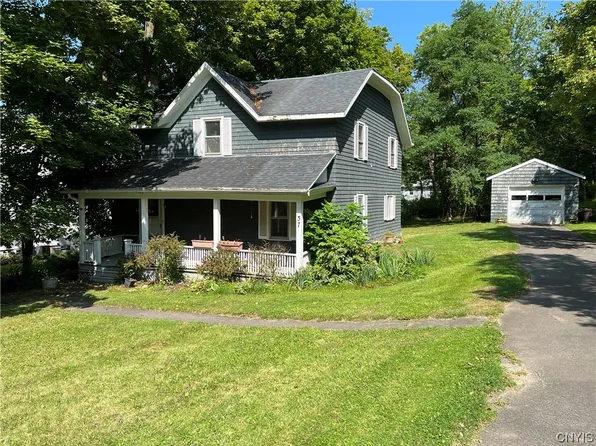 37 Wells St, Aurora, NY 13026
