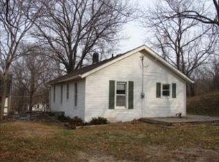 1700 Karnes Rd, Saint Joseph, MO 64505