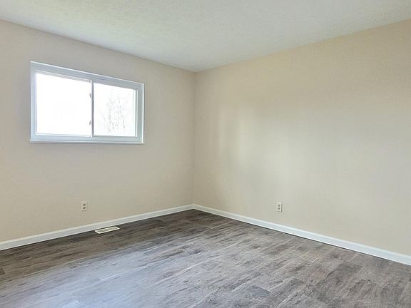 3rd image of 3476 Blue Creek Dr