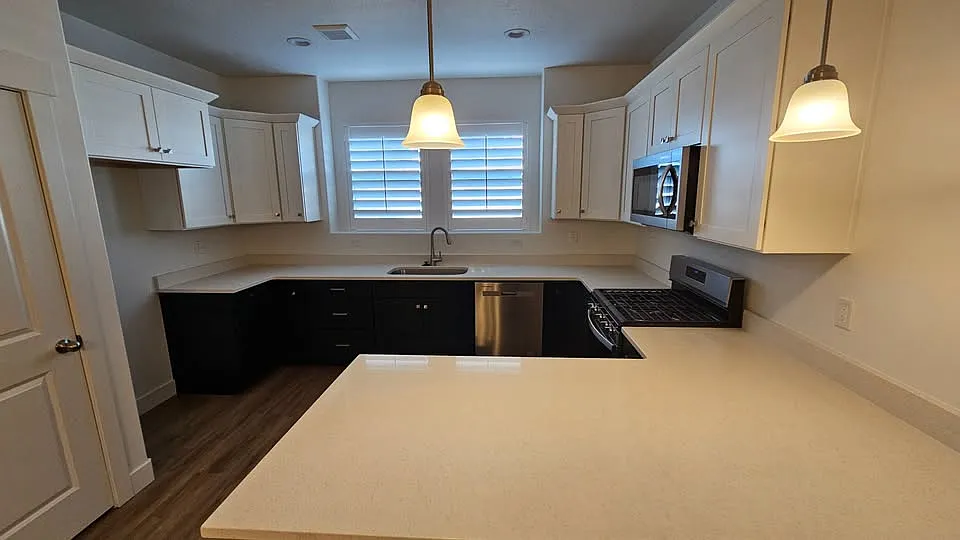 4 bed, 3.5 bath, 1695 sqft, $2,700 — Photo 1